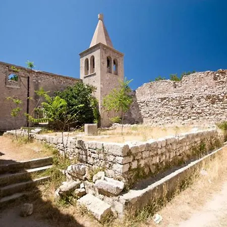 Cajner Pag Pag Town