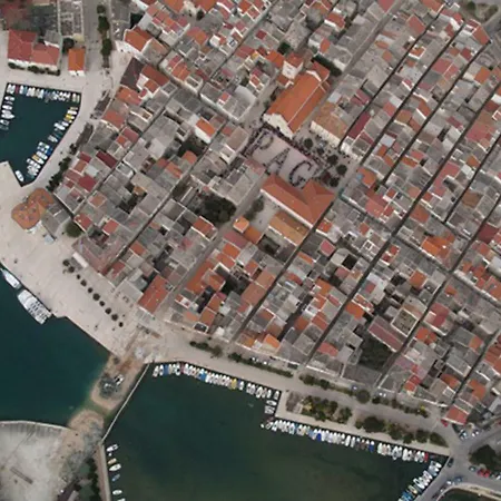 Cajner Pag * Pag Town